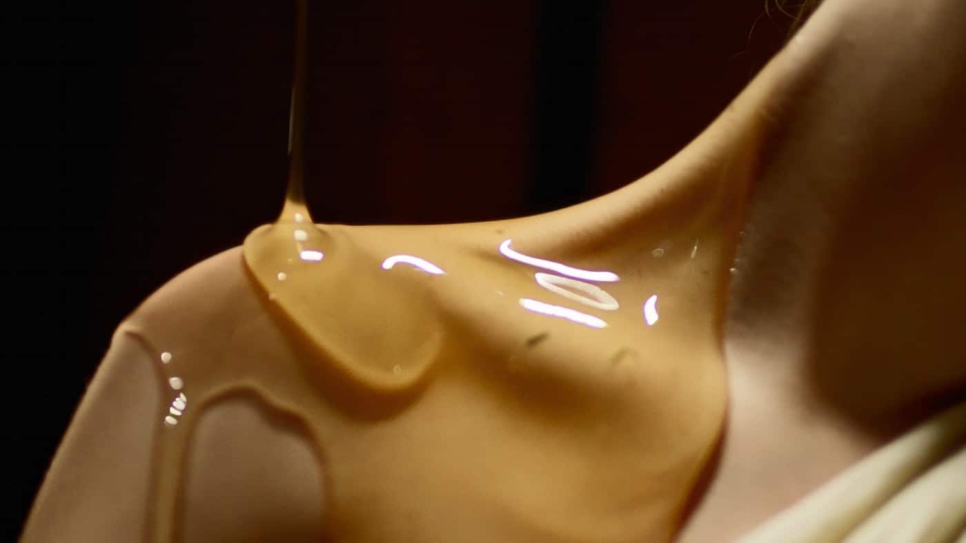 Мед в бане: чем полезен и как применять